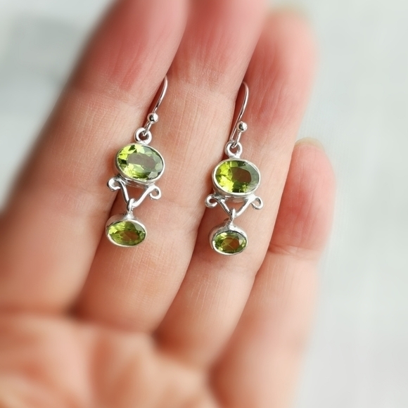 Green Peridot dangle drop earrings in Sterling Silver NEW - Picture 5 of 6